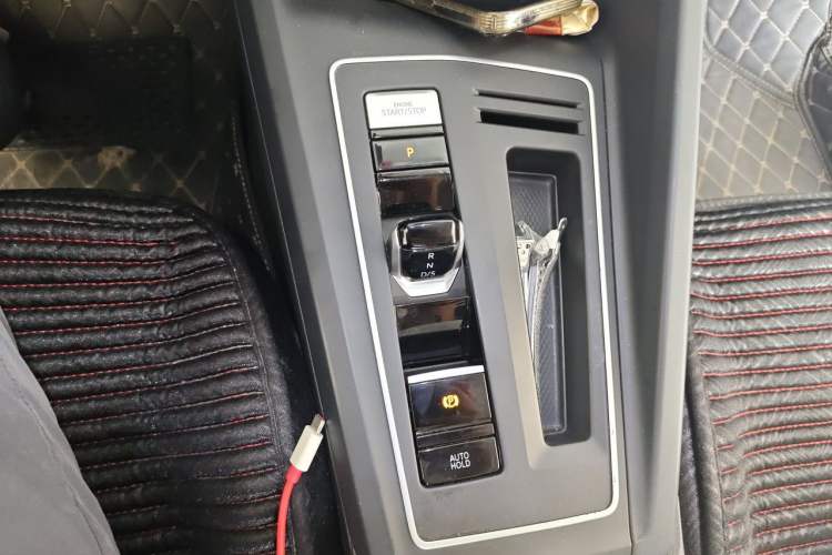 Used Volkswagen Golf 2021 280TSI DSG 30th Anniversary Edition Gear Lever