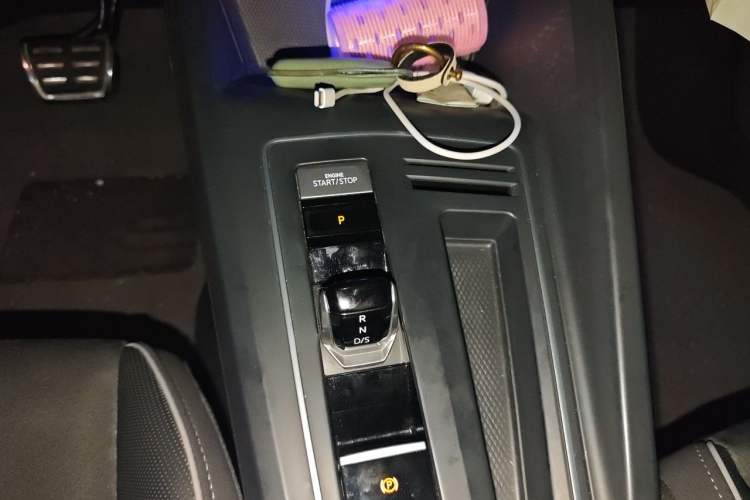 Used Volkswagen Golf 2021 280TSI DSG R-Line Gear Lever