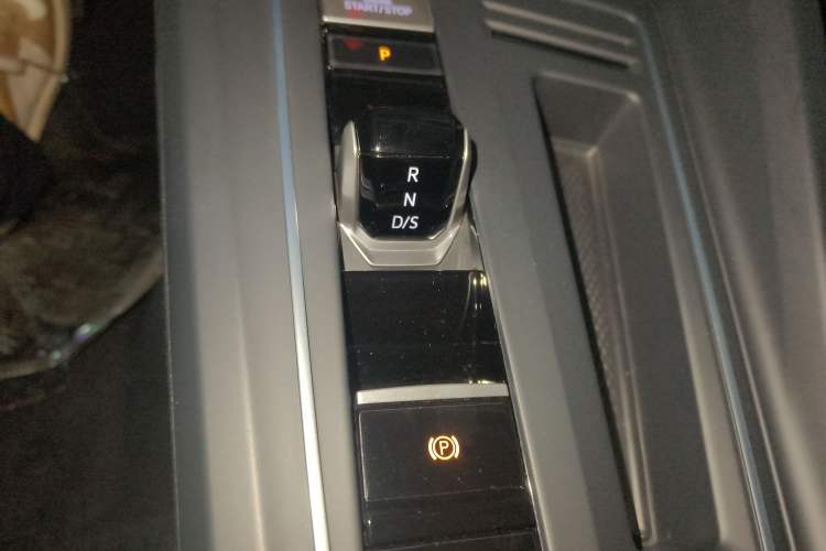 Used Volkswagen Golf 2021 200TSI DSG Pro Gear Lever