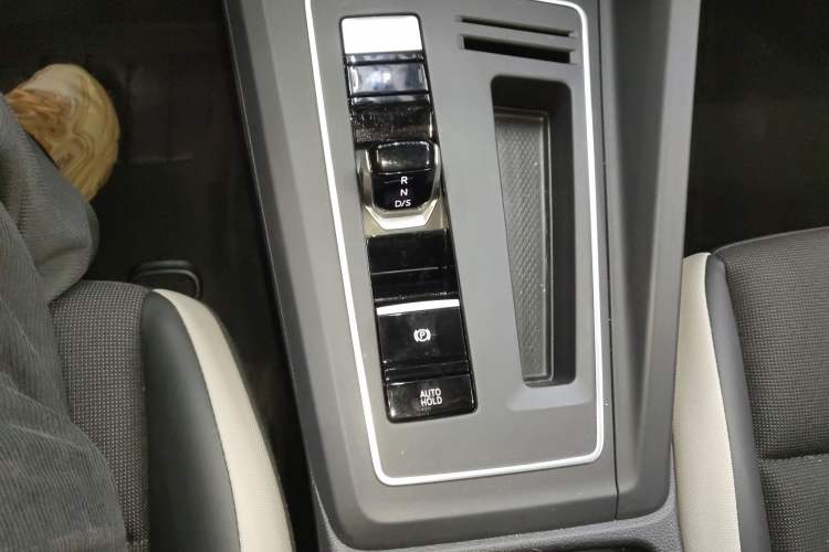 Used Volkswagen Golf 2021 280TSI DSG Pro First Edition Gear Lever