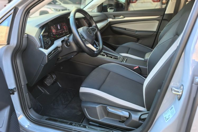 Used Volkswagen Golf 2021 200TSI DSG Pro Interior 1
