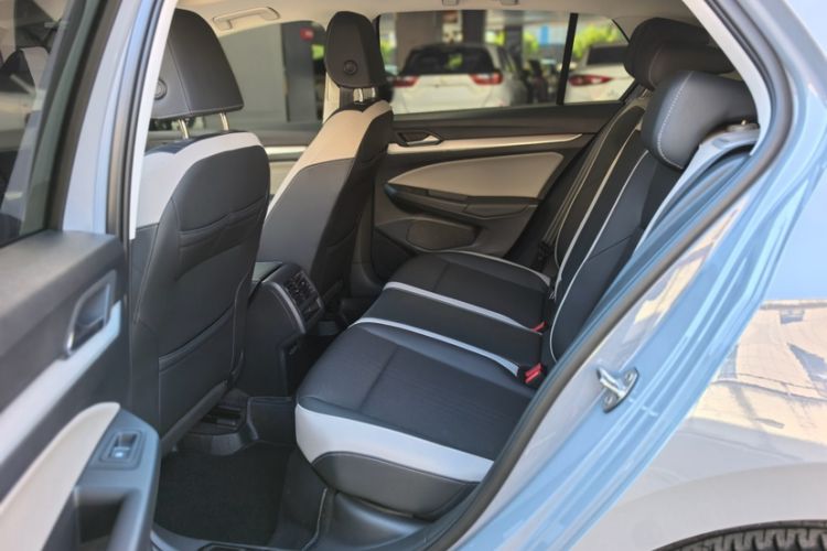 Used Volkswagen Golf 2021 200TSI DSG Pro Interior 2
