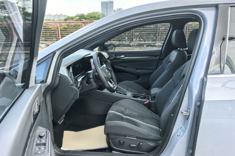 Used Volkswagen Golf 2021 280TSI DSG R-Line Interior 2