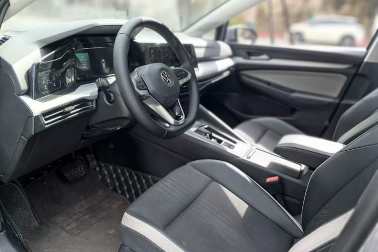 Used Volkswagen Golf 2021 280TSI DSG Pro Interior 2