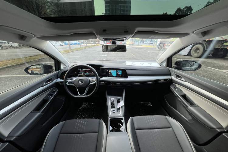 Used Volkswagen Golf 2021 200TSI DSG Pro Interior 2