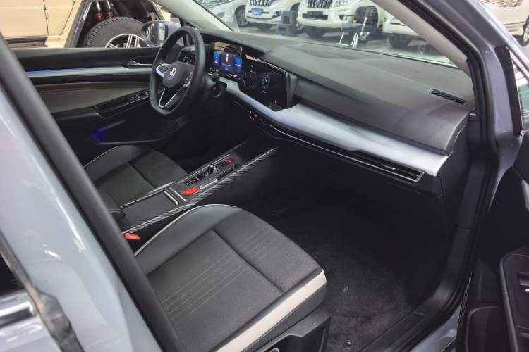 Used Volkswagen Golf 2021 280TSI DSG Pro Interior 3
