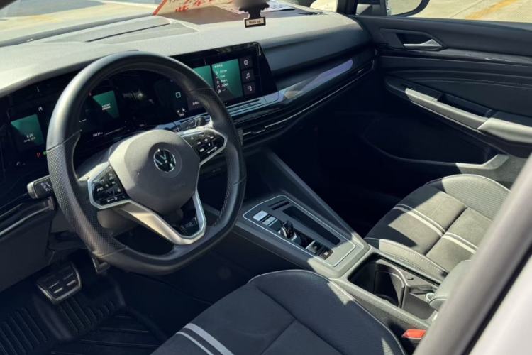 Used Volkswagen Golf 2021 280TSI DSG R-Line Interior 3