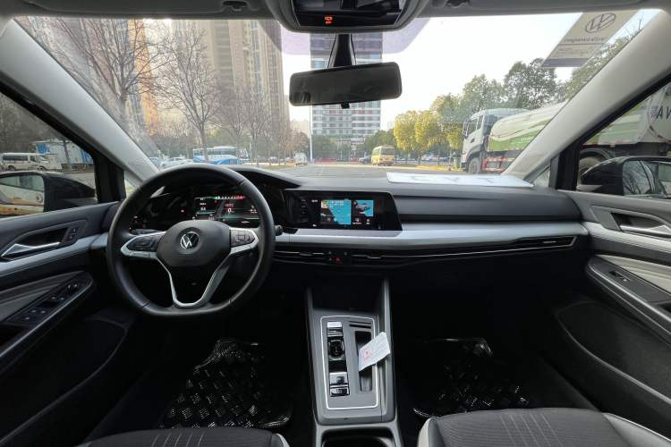 Used Volkswagen Golf 2021 200TSI DSG Pro Interior 4