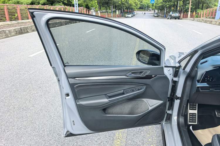 Used Volkswagen Golf 2021 280TSI DSG R-Line Interior 6