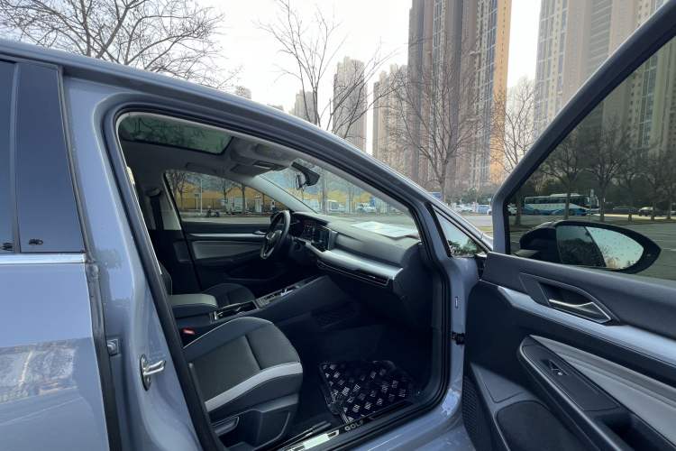 Used Volkswagen Golf 2021 200TSI DSG Pro Interior 7