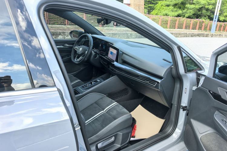 Used Volkswagen Golf 2021 280TSI DSG R-Line Interior 8