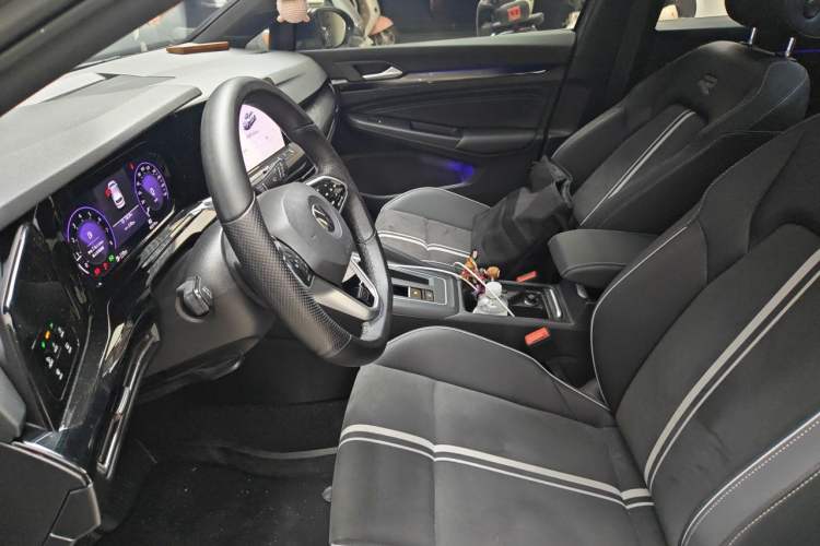 Used Volkswagen Golf 2021 280TSI DSG R-Line Left Front Seat