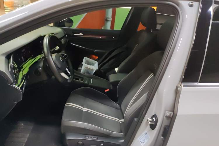 Used Volkswagen Golf 2021 280TSI DSG R-Line Left Front Seat