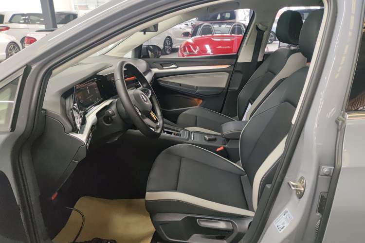 Used Volkswagen Golf 2021 280TSI DSG R-Line Left Front Seat