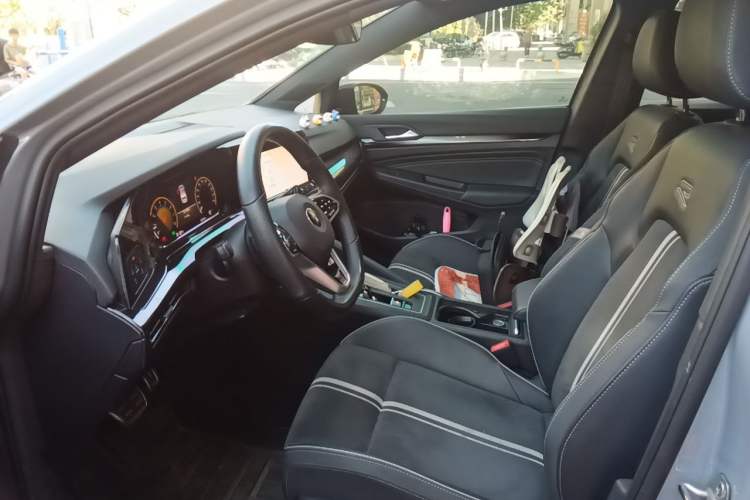 Used Volkswagen Golf 2021 280TSI DSG R-Line Left Front Seat