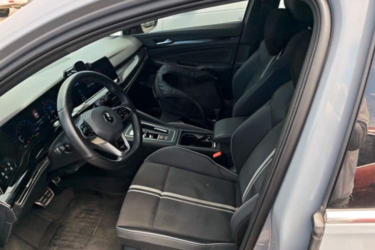 Used Volkswagen Golf 2021 280TSI DSG R-Line Left Front Seat