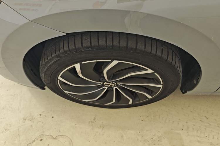 Used Volkswagen Golf 2021 280TSI DSG Pro Left Front Wheel Hub