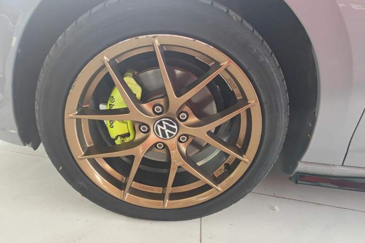 Used Volkswagen Golf 2021 280TSI DSG Pro Left Front Wheel Hub