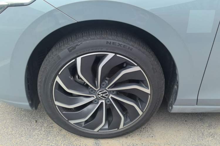 Used Volkswagen Golf 2021 280TSI DSG Pro Left Front Wheel Hub