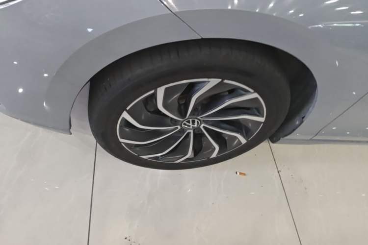 Used Volkswagen Golf 2021 280TSI DSG Pro Left Front Wheel Hub