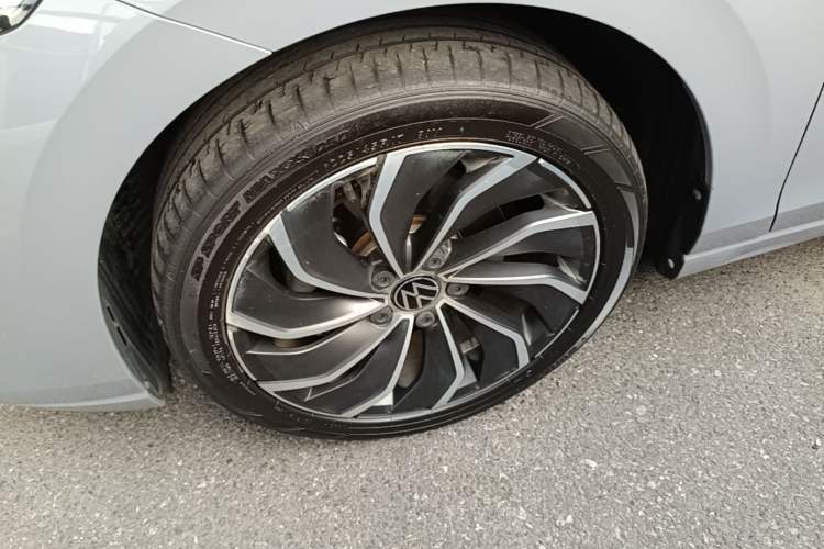 Used Volkswagen Golf 2021 280TSI DSG Pro Left Front Wheel Hub