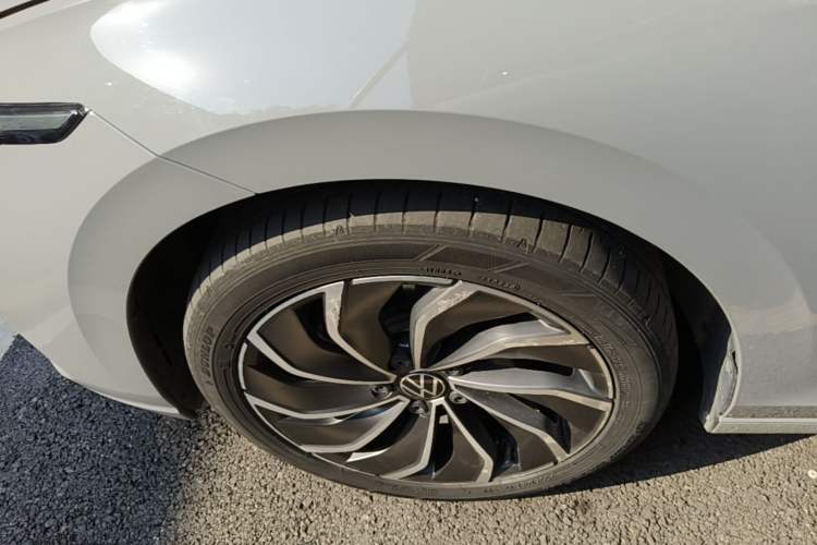 Used Volkswagen Golf 2021 280TSI DSG Pro Left Front Wheel Hub