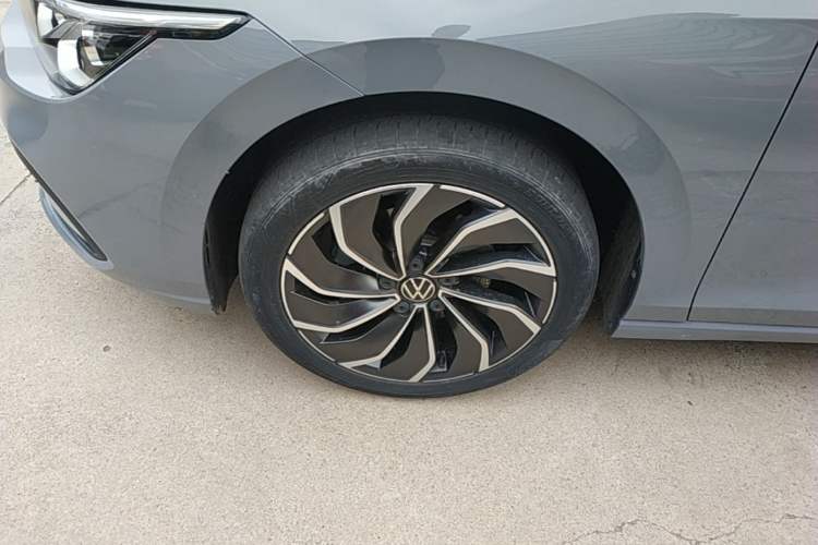 Used Volkswagen Golf 2021 280TSI DSG Pro Left Front Wheel Hub
