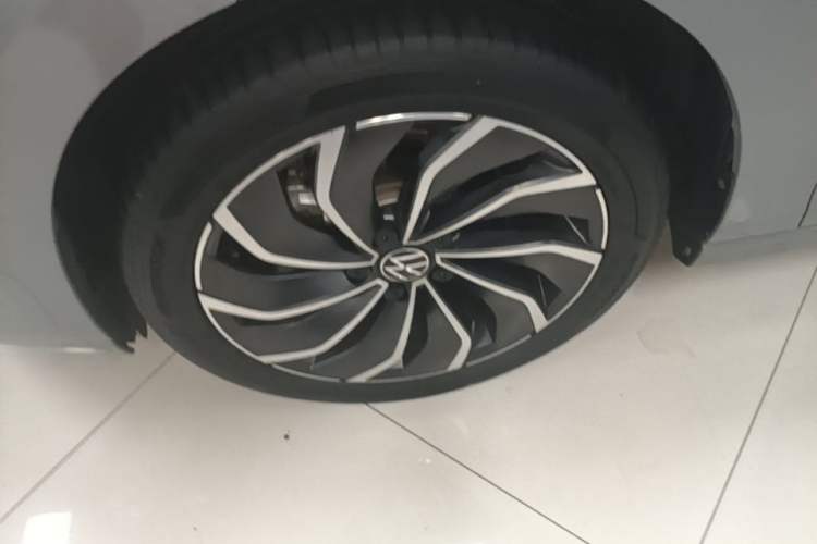 Used Volkswagen Golf 2021 280TSI DSG Pro Left Front Wheel Hub