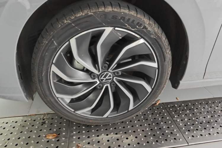 Used Volkswagen Golf 2021 280TSI DSG Pro Left Front Wheel Hub