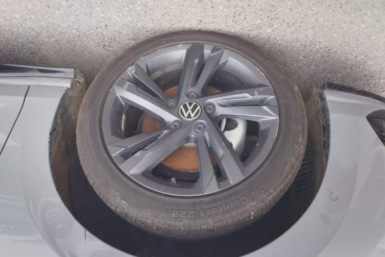 Used Volkswagen Golf 2021 280TSI DSG R-Line Left Front Wheel Hub