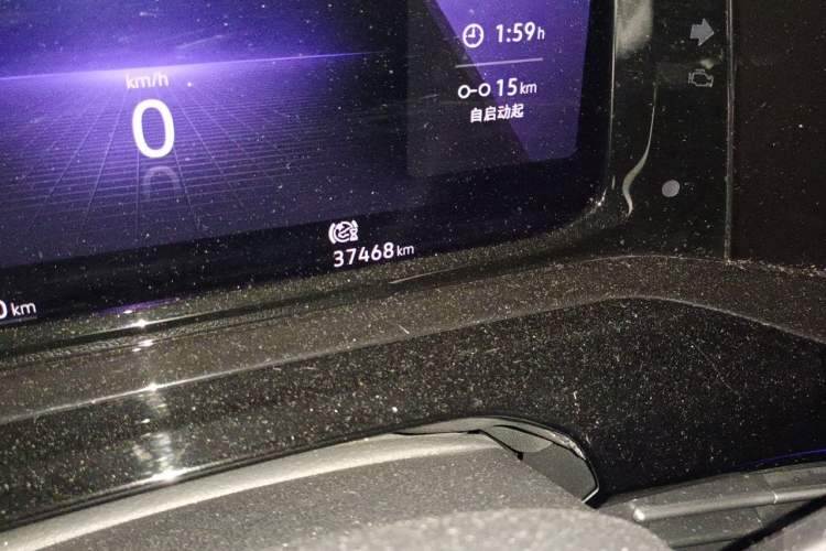 Used Volkswagen Golf 2021 280TSI DSG R-Line Odometer Close Up
