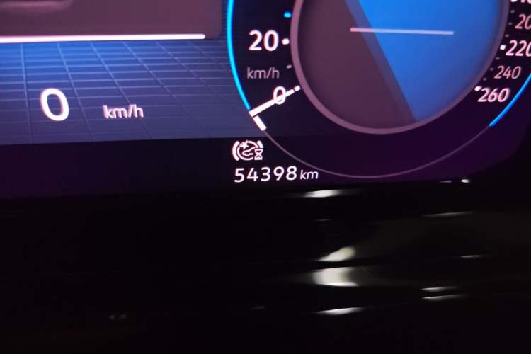 Used Volkswagen Golf 2021 280TSI DSG R-Line Odometer Close Up
