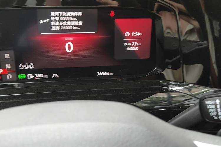 Used Volkswagen Golf 2021 280TSI DSG R-Line Odometer Close Up