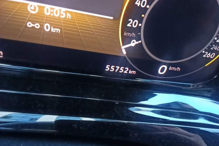 Used Volkswagen Golf 2021 280TSI DSG R-Line Odometer Close Up
