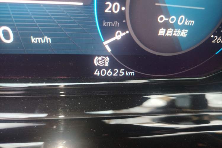 Used Volkswagen Golf 2021 280TSI DSG R-Line Odometer Close Up