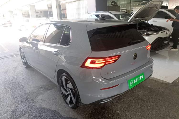 Used Volkswagen Golf 2021 200TSI DSG Pro Rear Left 45 Deg