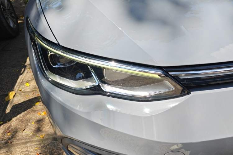 Used Volkswagen Golf 2021 280TSI DSG Pro Right Front Headlight