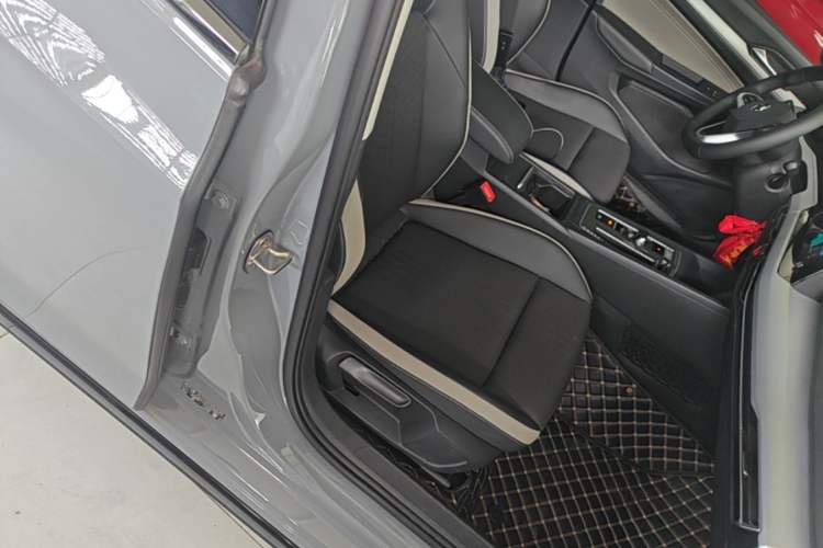 Used Volkswagen Golf 2021 280TSI DSG Pro Right Front Seat