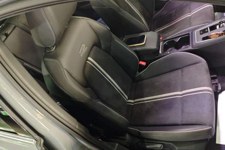 Used Volkswagen Golf 2021 280TSI DSG R-Line Right Front Seat
