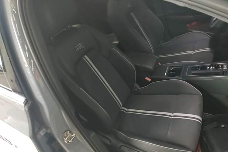Used Volkswagen Golf 2021 280TSI DSG R-Line Right Front Seat