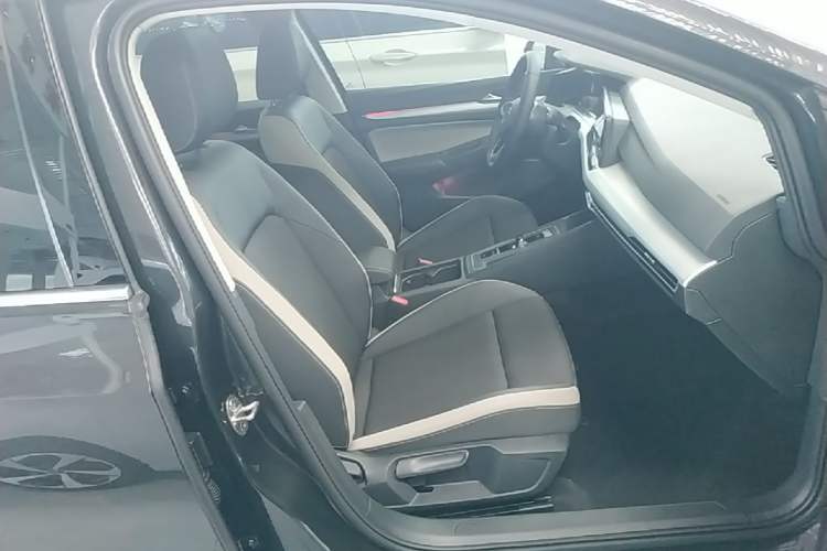 Used Volkswagen Golf 2021 280TSI DSG Pro Right Front Seat