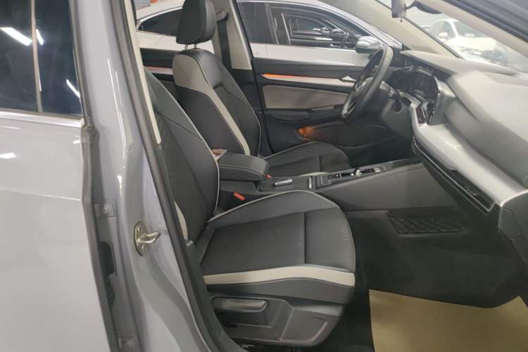 Used Volkswagen Golf 2021 280TSI DSG R-Line Right Front Seat