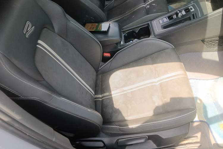 Used Volkswagen Golf 2021 280TSI DSG R-Line Right Front Seat
