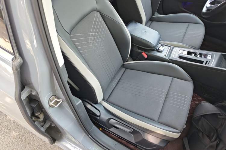 Used Volkswagen Golf 2021 280TSI DSG Pro Right Front Seat