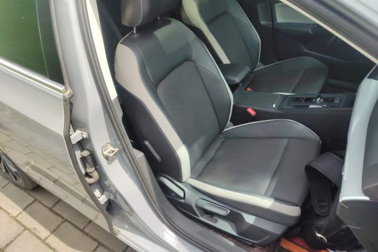 Used Volkswagen Golf 2021 280TSI DSG Pro Right Front Seat