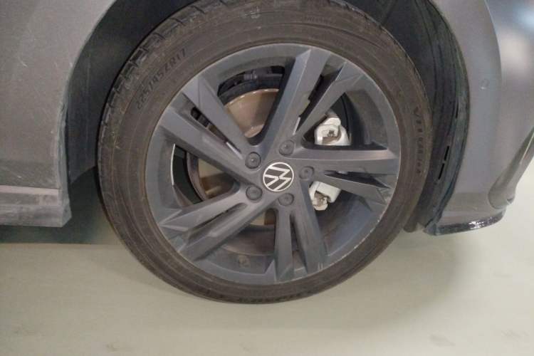 Used Volkswagen Golf 2021 280TSI DSG R-Line Right Front Wheel Hub
