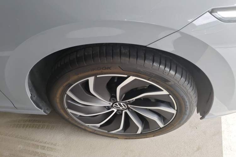 Used Volkswagen Golf 2021 280TSI DSG Pro First Edition Right Front Wheel Hub