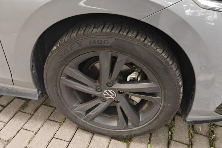 Used Volkswagen Golf 2021 280TSI DSG R-Line Right Front Wheel Hub
