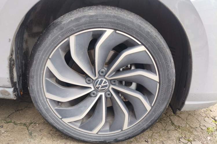 Used Volkswagen Golf 2021 280TSI DSG Pro Right Front Wheel Hub