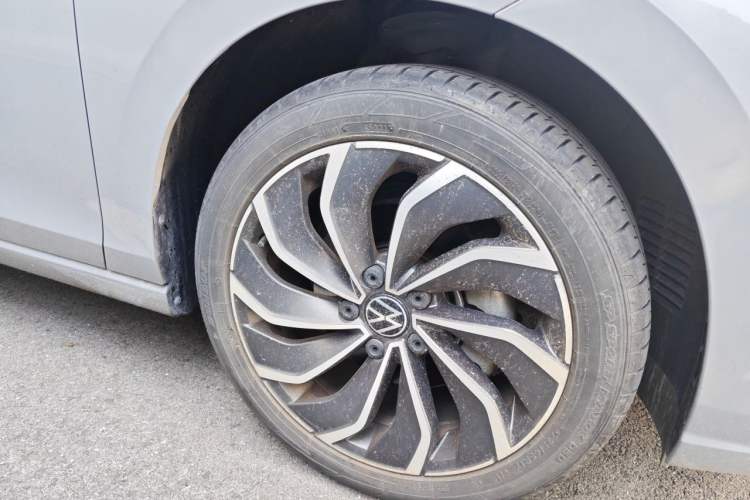 Used Volkswagen Golf 2021 280TSI DSG Pro Right Front Wheel Hub